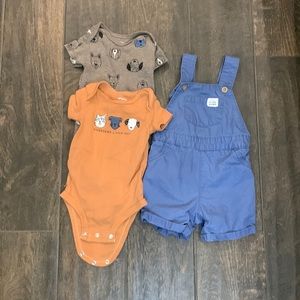 Set of infant boy’s overall and onesies size 9M